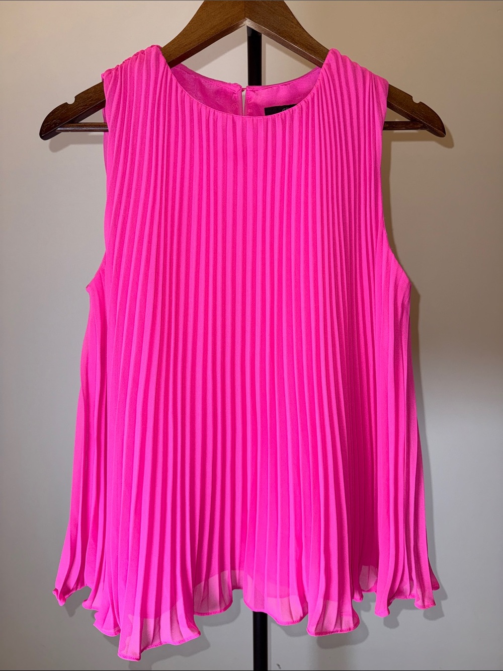J.Crew Bright Pink Pleated Sleeveless Georgette Top Swing Blouse | Size S